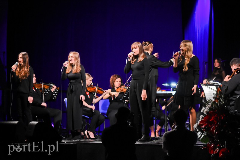 Muzyczna uczta na koniec Święta Niepodległości zdjęcie nr 214700