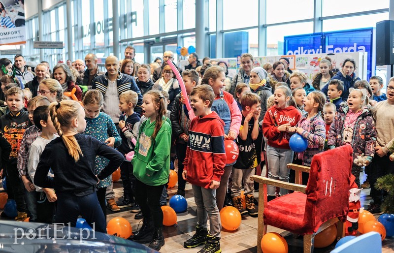 Czym podróżuje św. Mikołaj, czyli zabawa w Ford Gołębiewski zdjęcie nr 216070