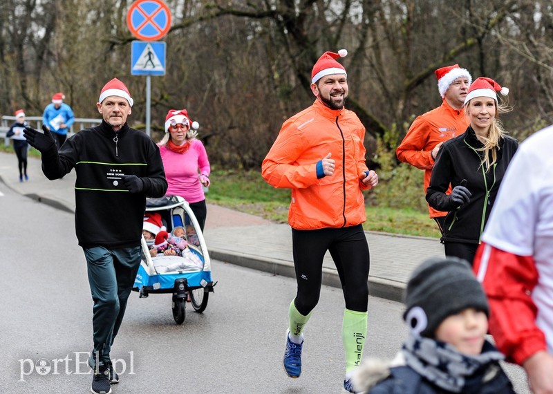 Biegacze okazali się bardzo hojni. A to wszystko dla Sandry zdjęcie nr 216167