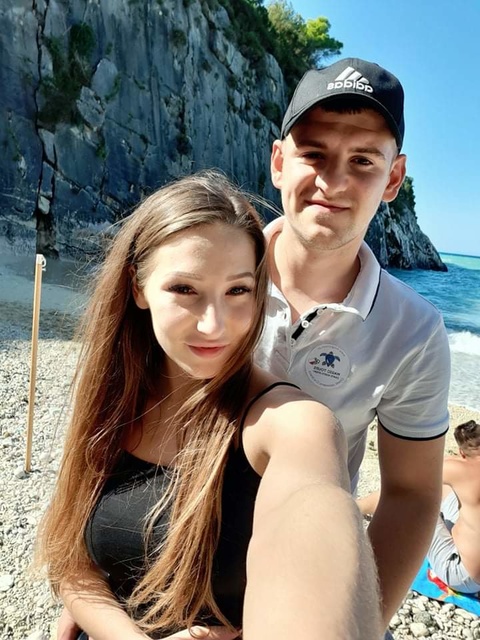 Moja przepiękna kobietę cenie za pomoc przy dążeniu do marzeń i celów które sobie ustanowiliśmy.
Jest pomocna,