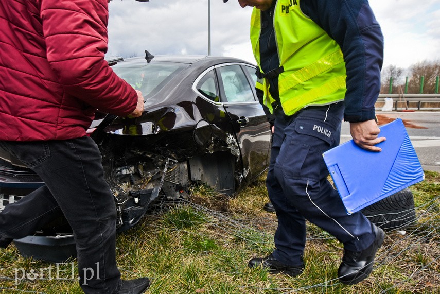 Zajechał drogę i doprowadził do kolizji zdjęcie nr 221215