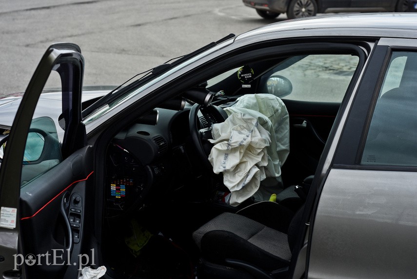 Zajechał drogę i doprowadził do kolizji zdjęcie nr 221223