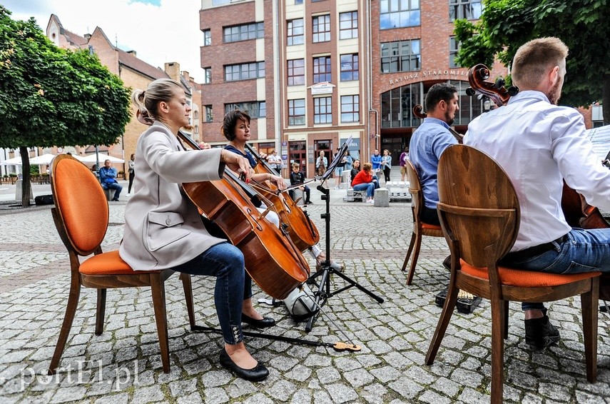 Orkiestra wyszła do ludzi zdjęcie nr 226110