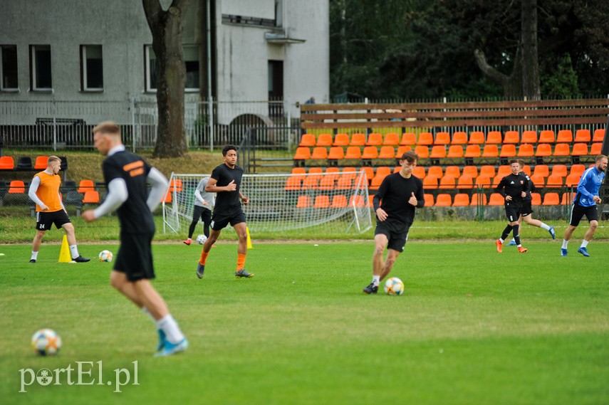 Pomarańczowo - czarny początek sezonu zdjęcie nr 226665
