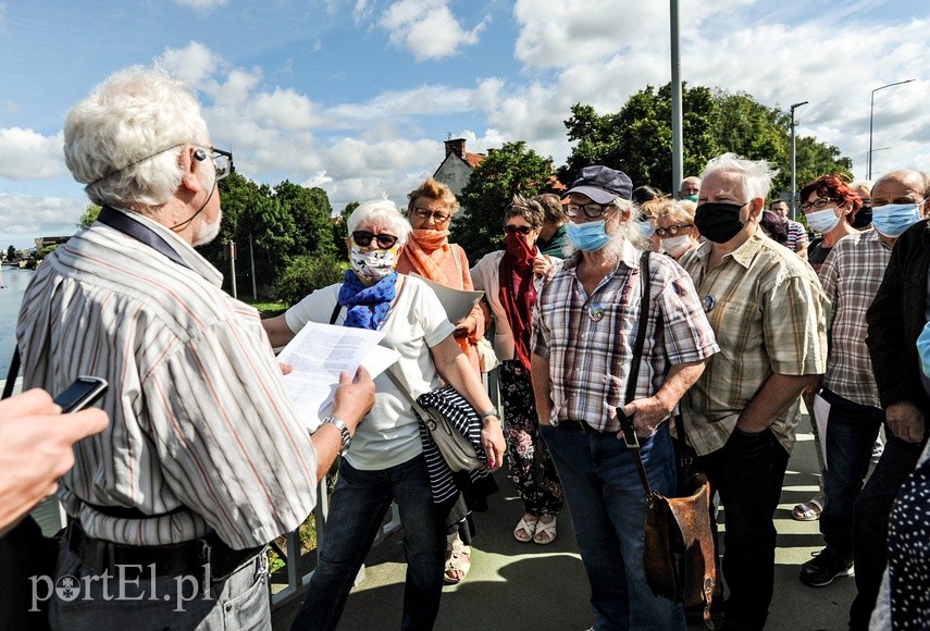 Na prawo most, na lewo most, a dołem Elbląg płynie zdjęcie nr 227029