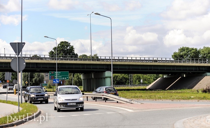 Na prawo most, na lewo most, a dołem Elbląg płynie zdjęcie nr 227037