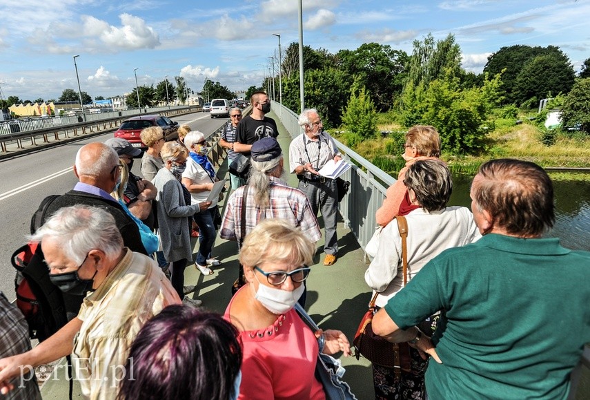 Na prawo most, na lewo most, a dołem Elbląg płynie zdjęcie nr 227027
