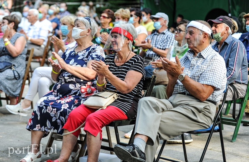 Oskarowo przy stoliku zdjęcie nr 227112
