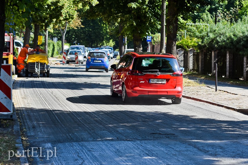 Elbląg Progów nie ma, wolniej pojedziesz w nocy