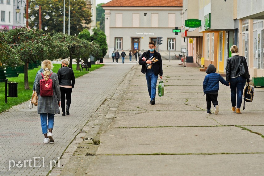 Ponad dwadzieścia mandatów za brak maseczek zdjęcie nr 231539