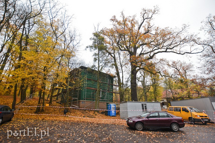 Elbląg Rozpoczął się remont muszli w Bażantarni