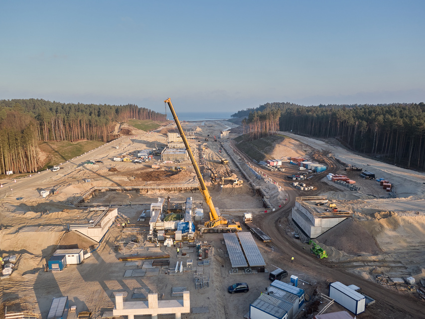 Montują most nad przekopem Mierzei zdjęcie nr 233965