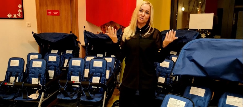 Wózki spacerowe z USA przybyły do Przedszkola i Żłobka Mały Europejczyk w Elblągu zdjęcie nr 234406