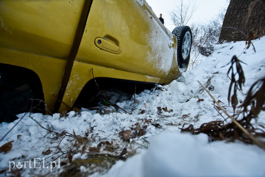 Toyota i jeep w rowie zdjęcie nr 234848