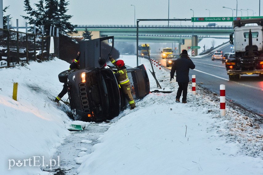 Toyota i jeep w rowie zdjęcie nr 234850