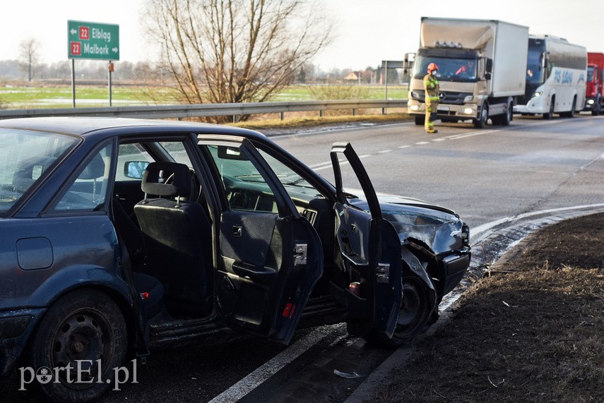 22-latek spowodował wypadek, będąc pod wpływem narkotyków i bez prawa jazdy zdjęcie nr 234984
