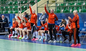 Długi przestój i porażka Startu z liderkami