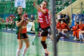 Długi przestój i porażka Startu z liderkami