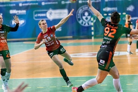 Długi przestój i porażka Startu z liderkami