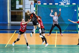Długi przestój i porażka Startu z liderkami