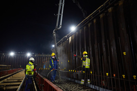 Na przekopie betonują śluzę