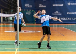 Co słychać pod siatką