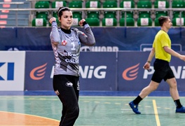 O włos od niespodzianki