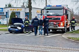 Kierowca vw golfa pijany i z zakazem prowadzenia spowodował wypadek