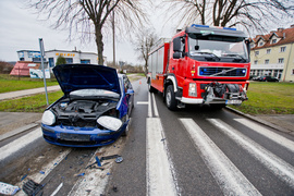 Kierowca vw golfa pijany i z zakazem prowadzenia spowodował wypadek