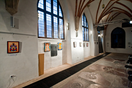 Madonny w krużganku galerii