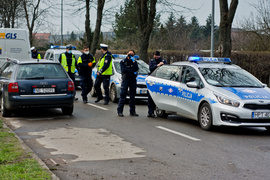 Zderzenie trzech aut, sprawca miał 2,5 promila i był poszukiwany
