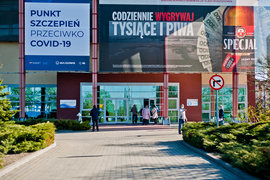 Ruszyły szczepienia w Hali Sportowo - Widowiskowej