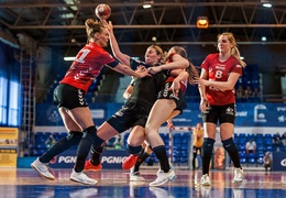 Start nie sprostał mistrzyniom