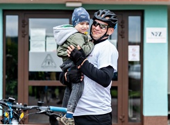 Dotarł na rowerze na Jasną Górę, by pomóc hospicjum (aktualizacja)