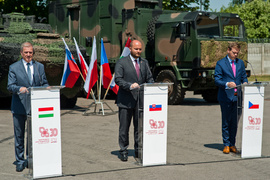 V4, czyli ministrowie obrony w Elblągu