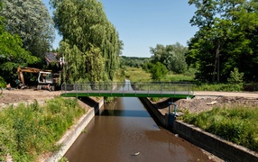 Kładką przez Kumielę