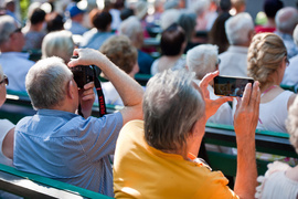 Mistrz ceremonii tym razem „Bez pestek.”