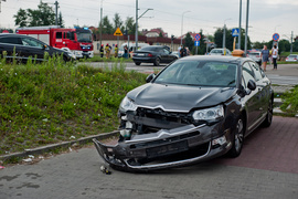 Zderzenie citroena z volvo na ul. Węgrowskiej