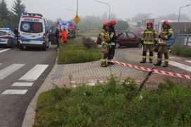 Volkswagen wjechał w ogrodzenie, a opel zderzył się z fiatem