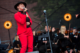 Porcja muzyki, kawałek filmu, szczypta miłości...