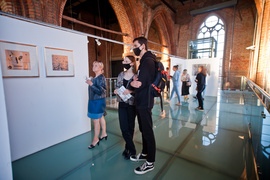 Dwie wystawy z pamięcią w tle