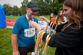 Pobiegli dla chorej Mai