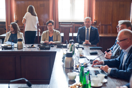 Parlamentarzyści i samorządowcy o pieniądzach. Co może czekać Elbląg?