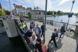 Rowerem po kładce i do wody