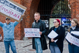 \"Milczenie jest zgodą na taką sytuację\"