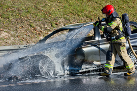 BMW spłonęło na S7