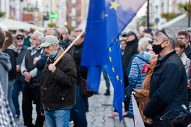 \"Zostajemy w Europie\". Prounijna pikieta w Elblągu