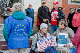 \"Zostajemy w Europie\". Prounijna pikieta w Elblągu