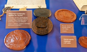 Tanio kupić, drogo sprzedać   (Z historią w tle) 
