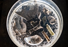 Tanio kupić, drogo sprzedać   (Z historią w tle) 